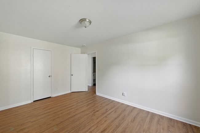 Building Photo - 711 Easy St