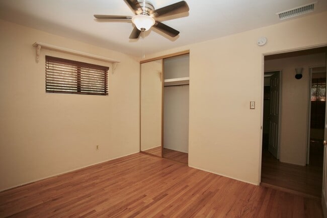 Building Photo - 3Br 1 Ba Country Charmer