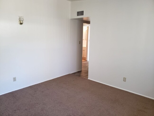 Building Photo - 1227 E Drachman St