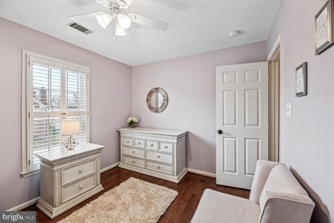 Building Photo - 6603 Forsythia St