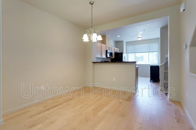Building Photo - 300 NW 116th Ave