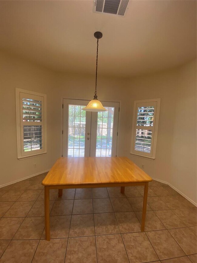 Building Photo - 3101 Bent Tree Cove