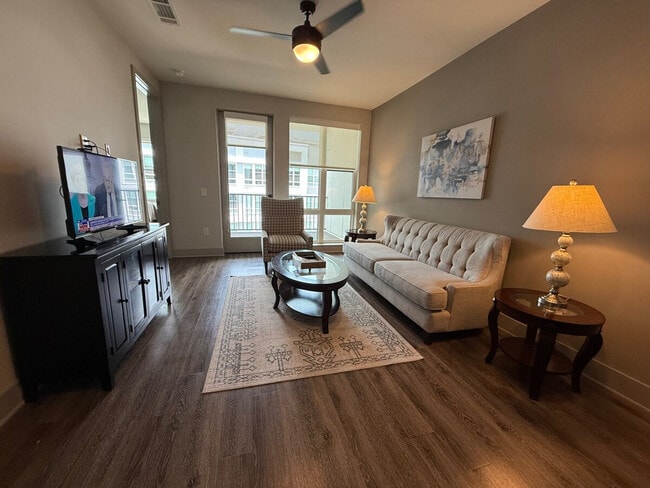 Primary Photo - 3699 Lenox Rd NE