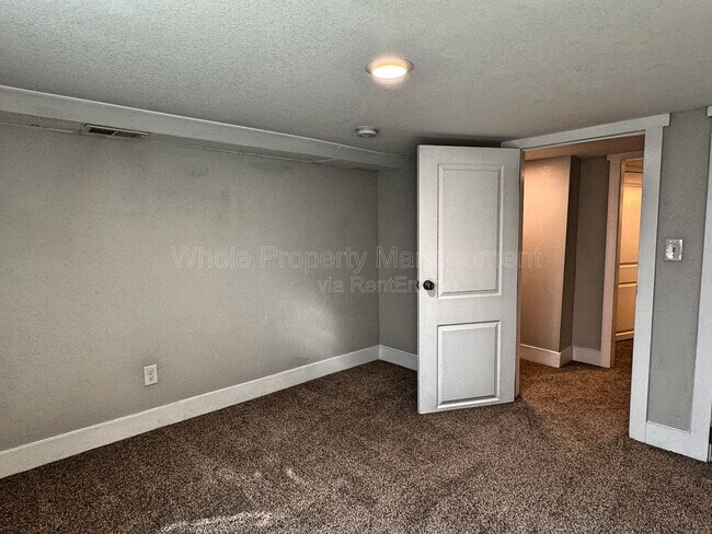 Building Photo - 4720 Elm Ct
