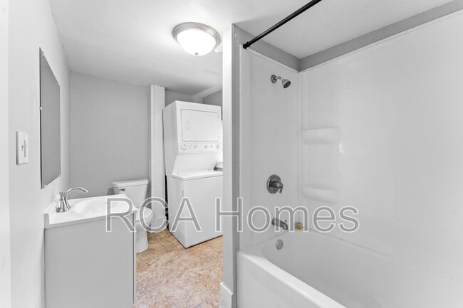 Building Photo - 1011 Dreier Pl