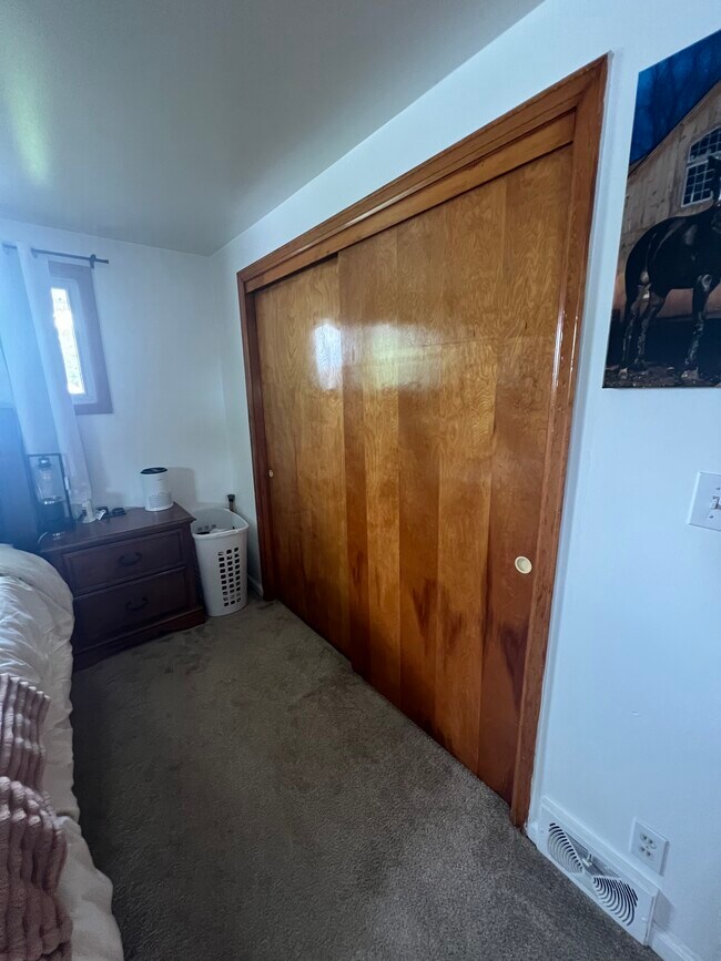 Building Photo - 34 E Drullard Ave