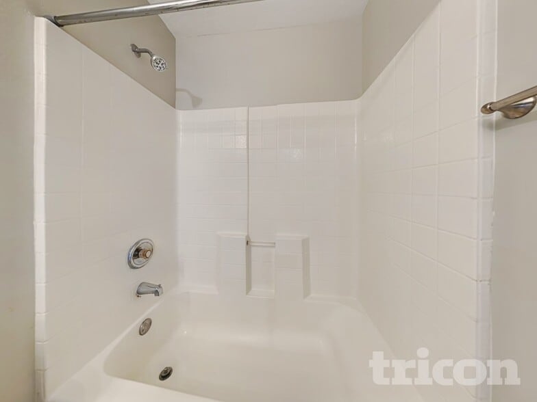 Building Photo - 1194 Algoma St