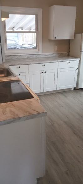 Building Photo - 160 Hudson Ave