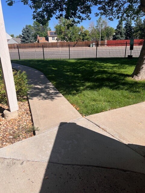 Building Photo - 1 Bedroom / 1 Bathroom Condo! Garage! Washer & Dryer Included! Move In Special!!! $500 off first ...