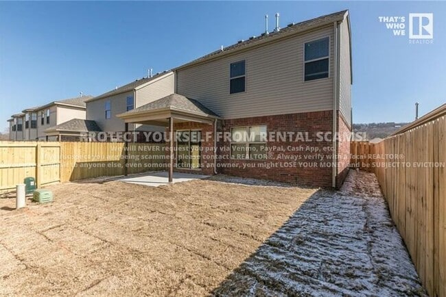 Building Photo - 2663 N Miranda St