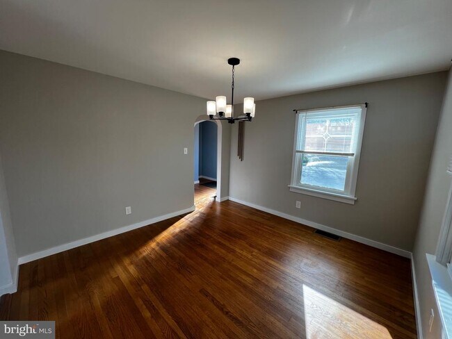 Building Photo - 770 S Lincoln St