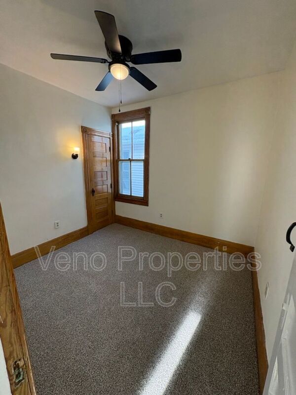 Building Photo - 109 Third Street