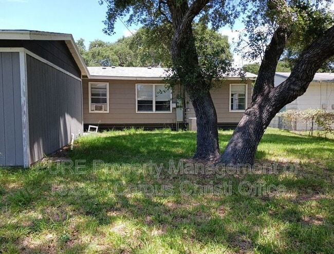 Building Photo - 1329 Oak Park Dr