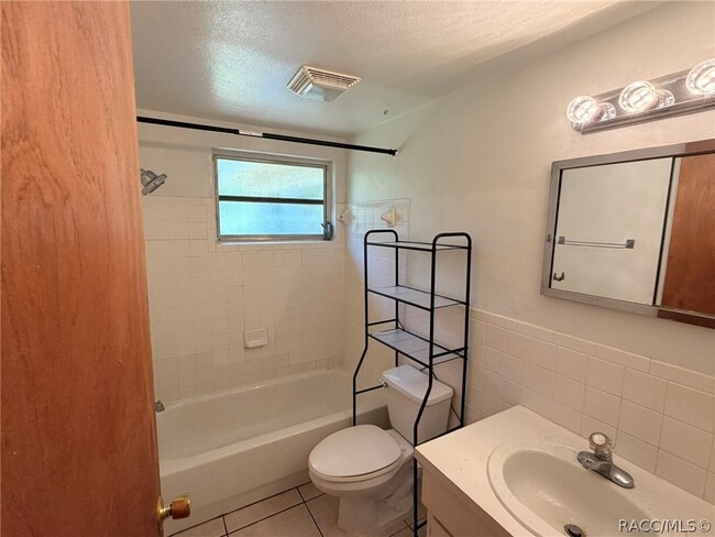 Building Photo - 28 N Davis St