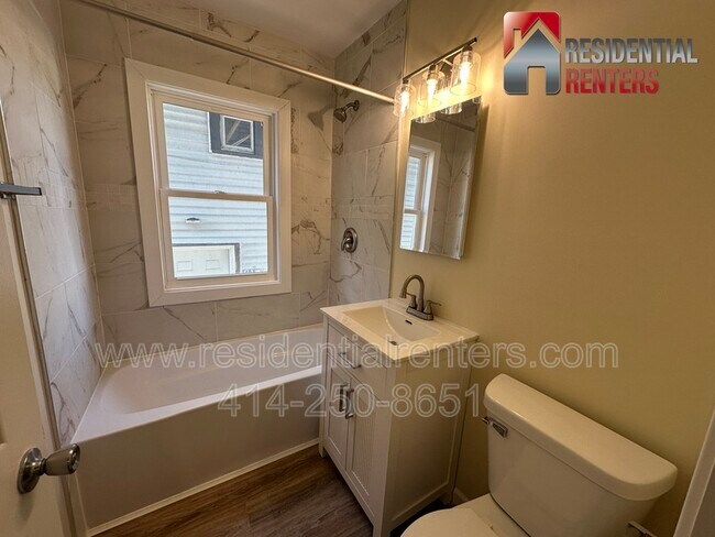 Building Photo - 4048 N 7th St