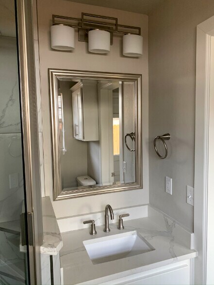 Building Photo - 217 E 30th St