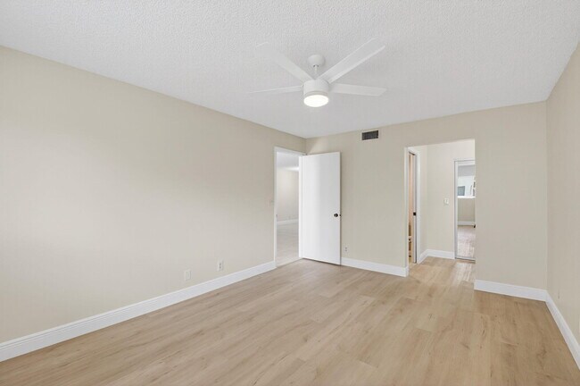 Building Photo - 5574 Witney Dr