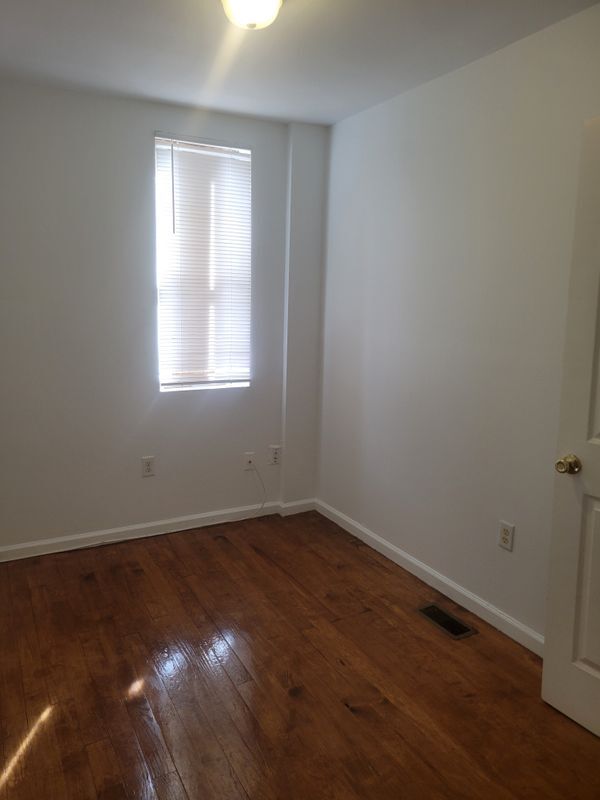 Building Photo - 2649 Wilkens Ave