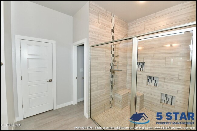 Building Photo - 12341 Desert Vista Ave