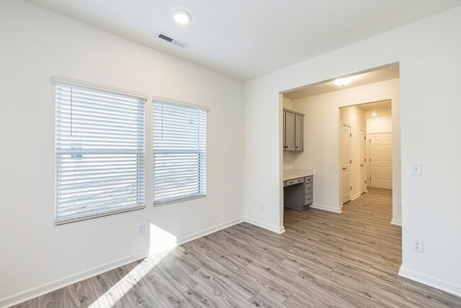 Building Photo - 121 Gaelic Dr