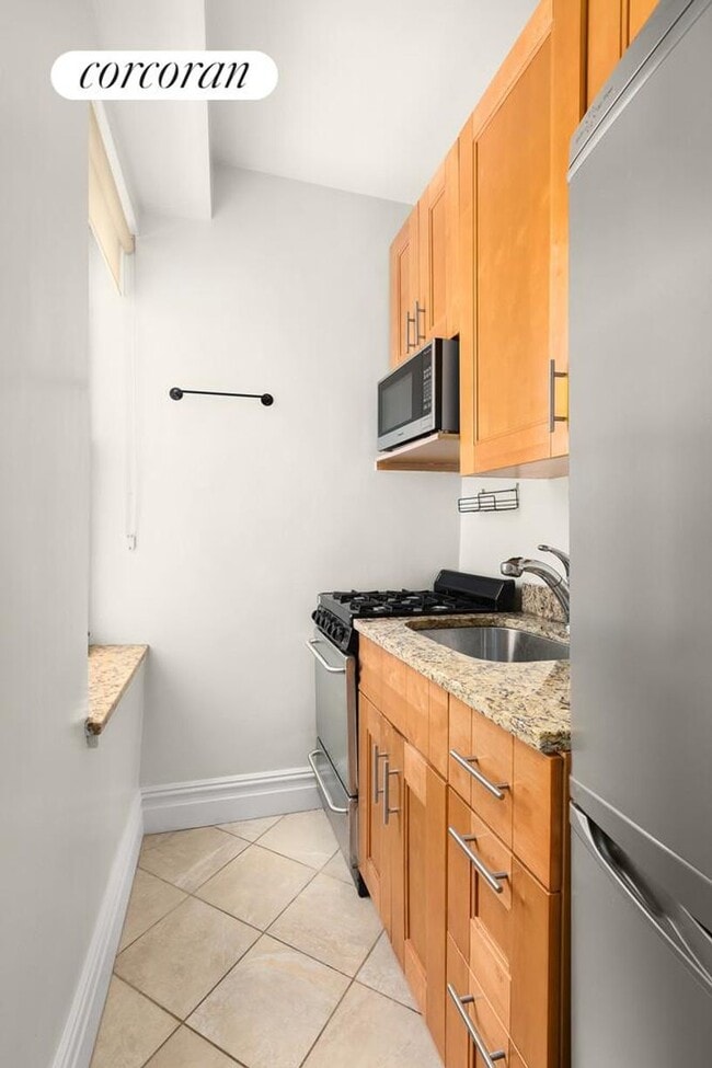 Building Photo - 29-33 W 65th St