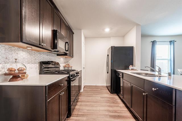 Building Photo - 771 Bayonet St