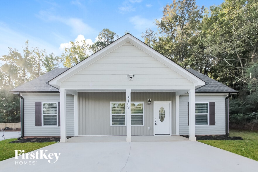 Building Photo - 5109 Tuckaseegee Rd