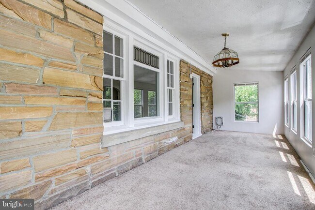 Building Photo - 6120 41st Ave