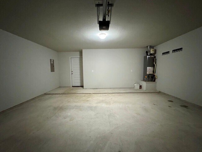 Building Photo - 295 Rimrock Ct