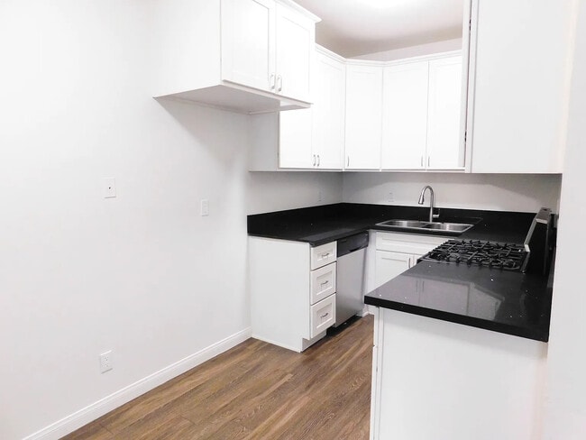 Building Photo - Magnolia Gardens