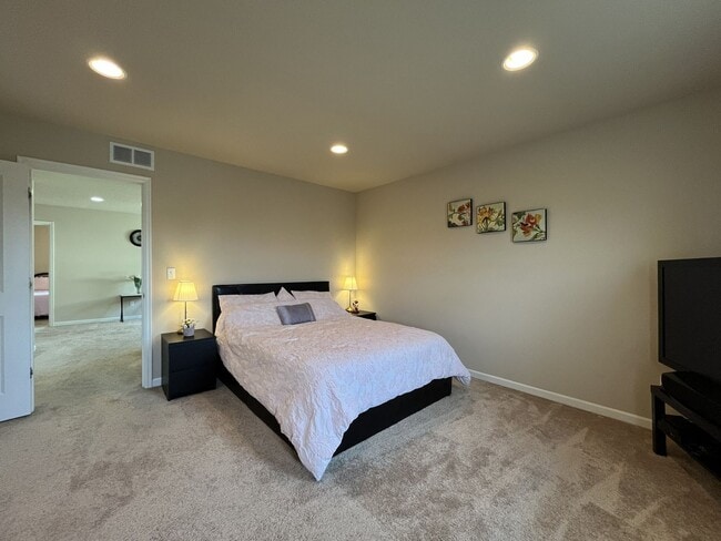 Building Photo - Stunning 4 Bedroom + Loft Bethany Home with Open Layout, Stainless Steel Kitchen, Two Car Garage ...