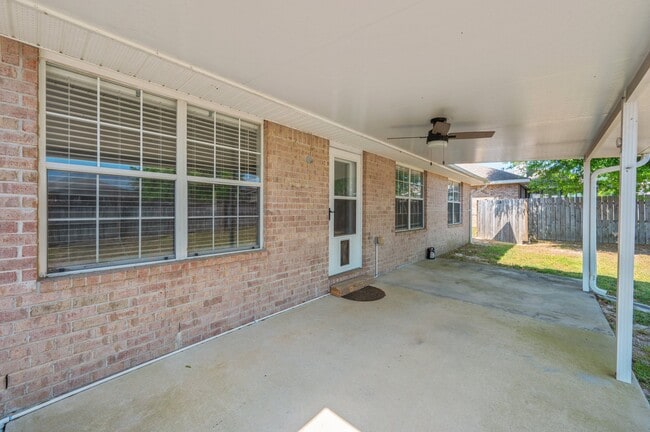Building Photo - 208 Citadel Ln