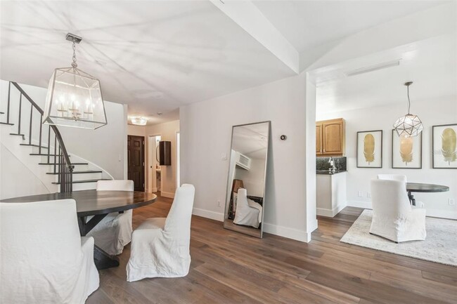 Building Photo - 762 S Village Cir
