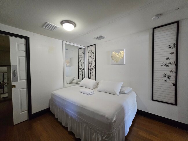 Building Photo - 1922 Garfield St