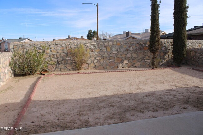 Building Photo - 5947 Deer Ave