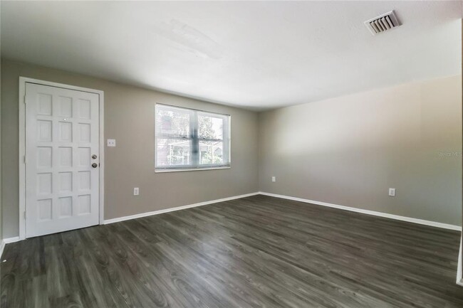Building Photo - 8912 Hervel Cir