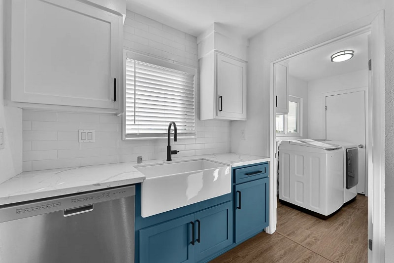 Building Photo - 5144 W 141st St