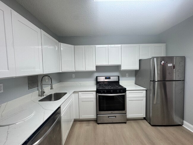 Building Photo - 3701 S George Mason Dr