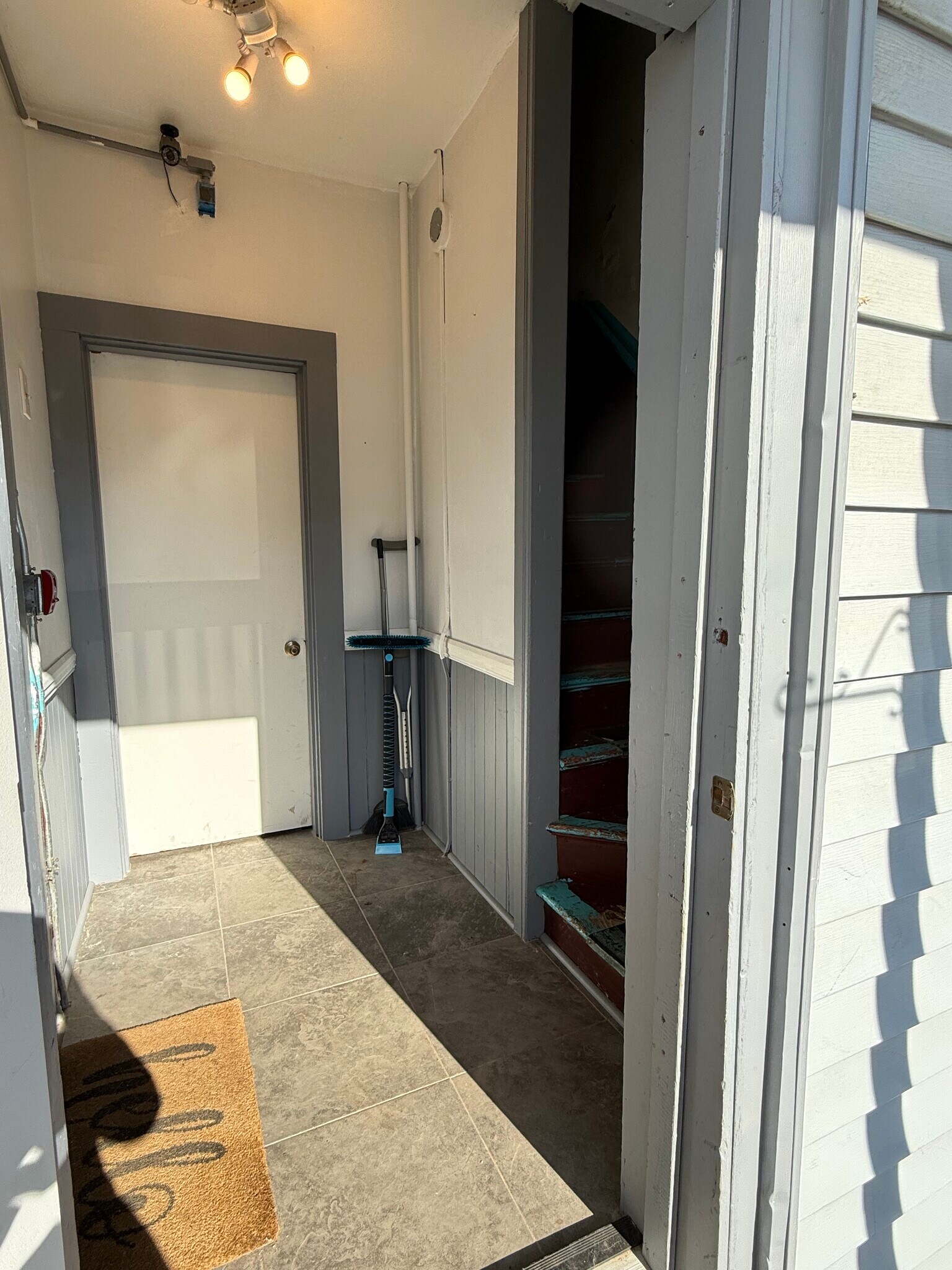 Building Photo - 115 Britannia St