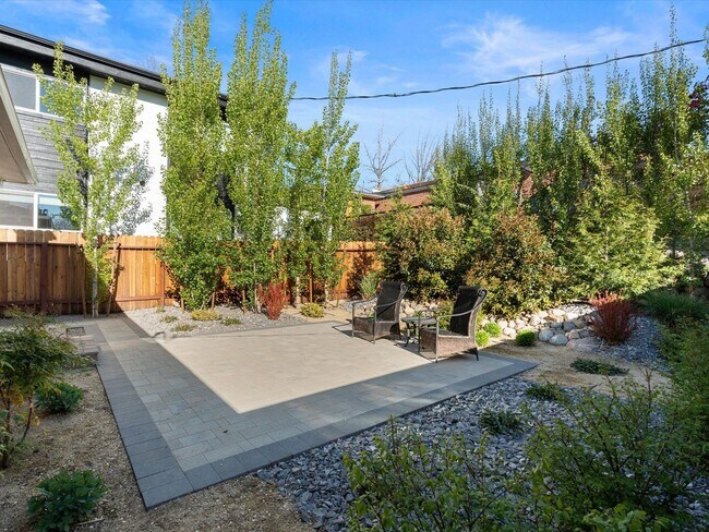 Building Photo - Single Level, Brick duplex