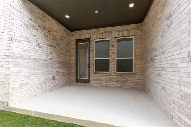 Building Photo - 15668 Gladeside Ave