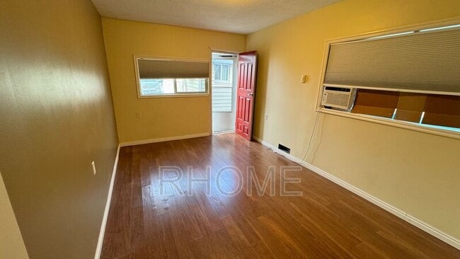 Building Photo - 1054 Wilson Ave S