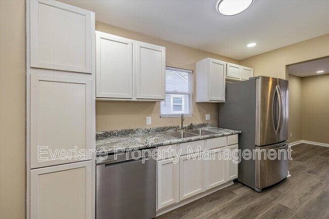 Building Photo - 1609 N Outer Dr