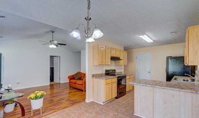 Building Photo - 9480 Huckabee Dr NE
