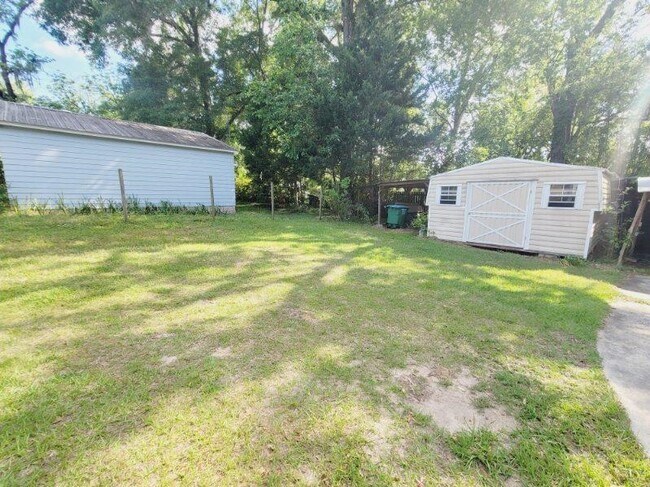 Building Photo - 526 N Adams St