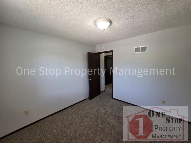Building Photo - 17312 East 49th St Ct S