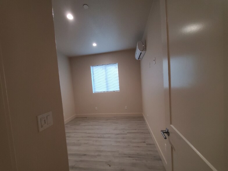 Building Photo - 138 N Mildred Ave