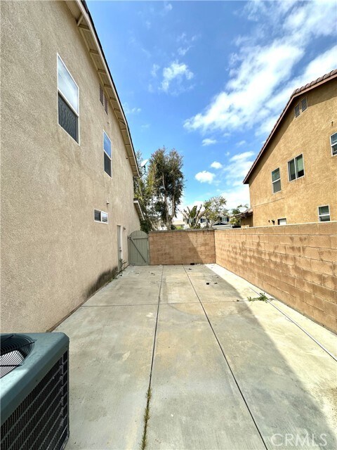 Building Photo - 6542 Gladiola St