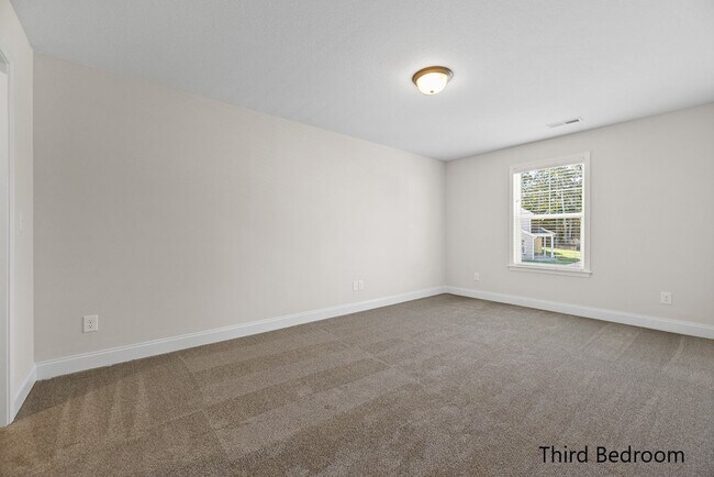 Building Photo - MAINTENANCE FREE, LUXURY TOWNHOME IN FARRA...