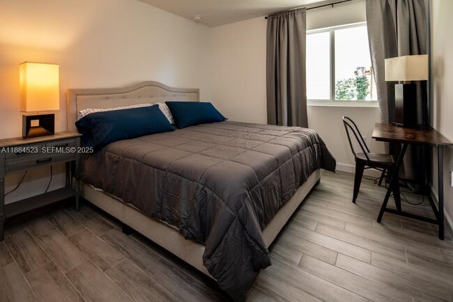 Building Photo - 2800 SW 4th St